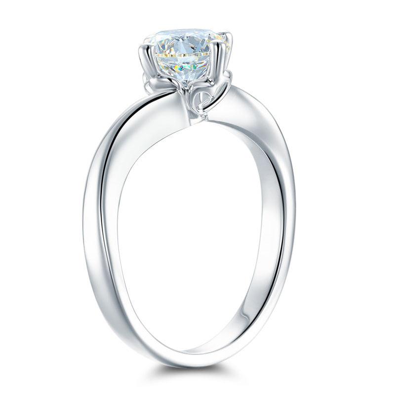 1 Carat Round Cut Moissanite Ring with Solitaire Setting